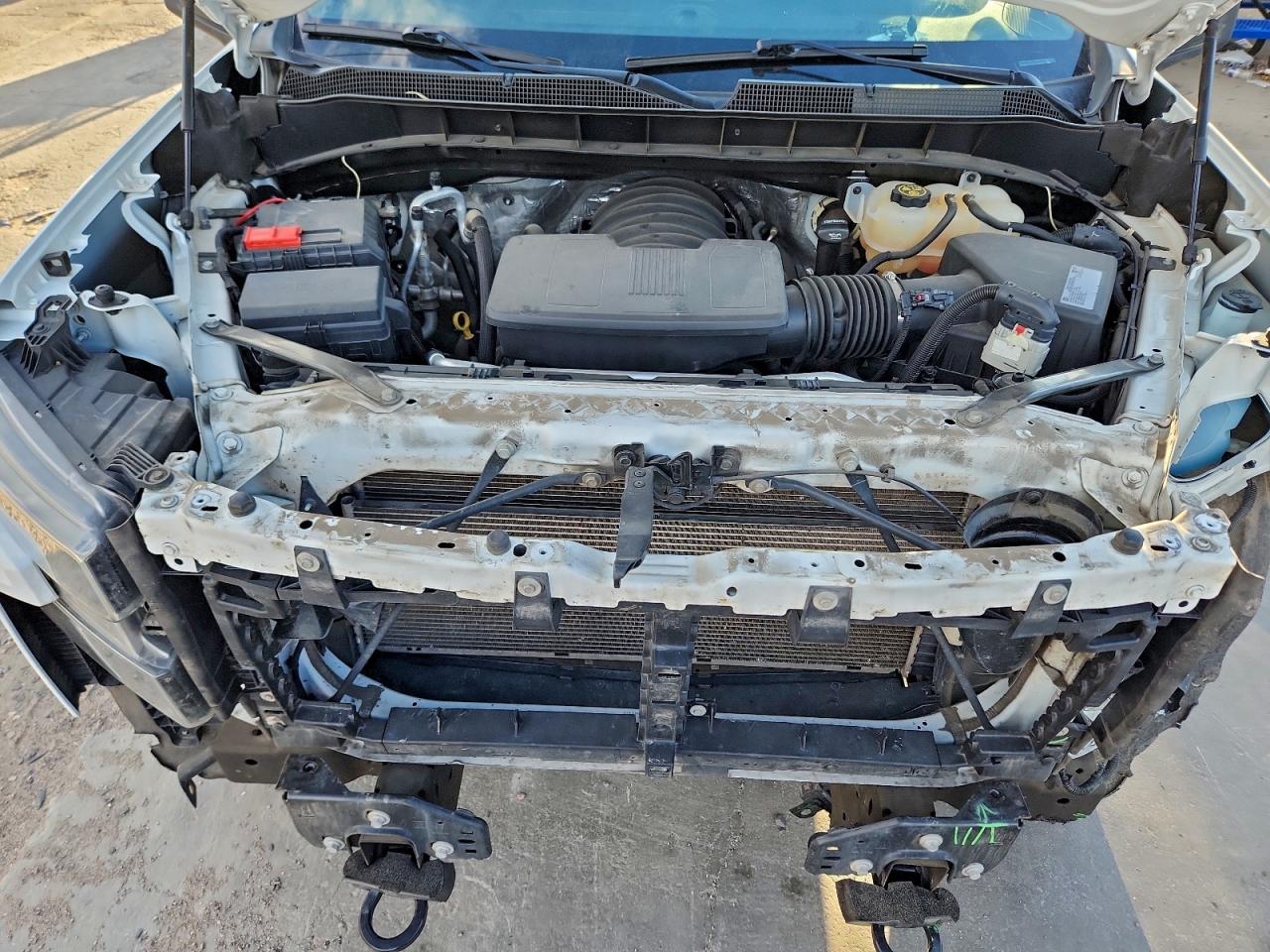 Chevrolet Silverado K1500 Image 8