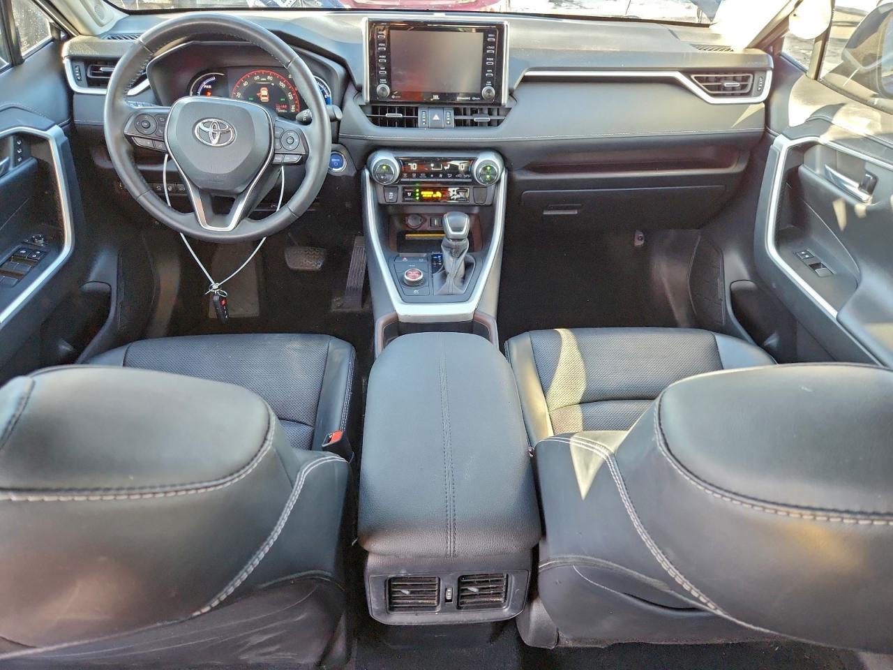 Toyota RAV4 Limited Image 7