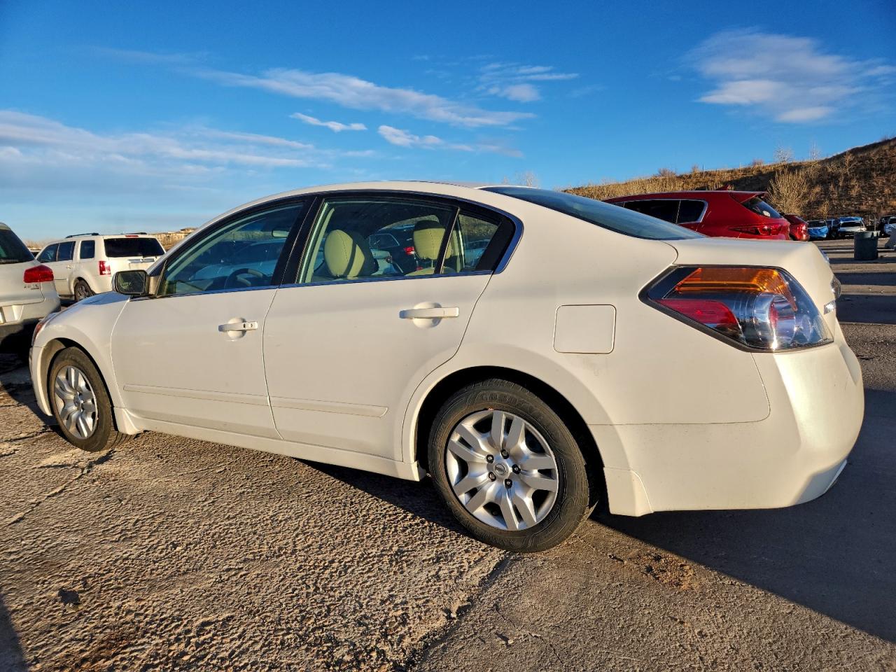 Nissan Altima Base Image 5