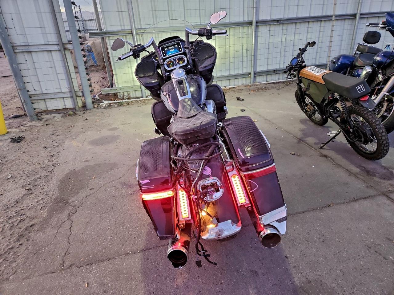 Harley-Davidson Fl Image 2