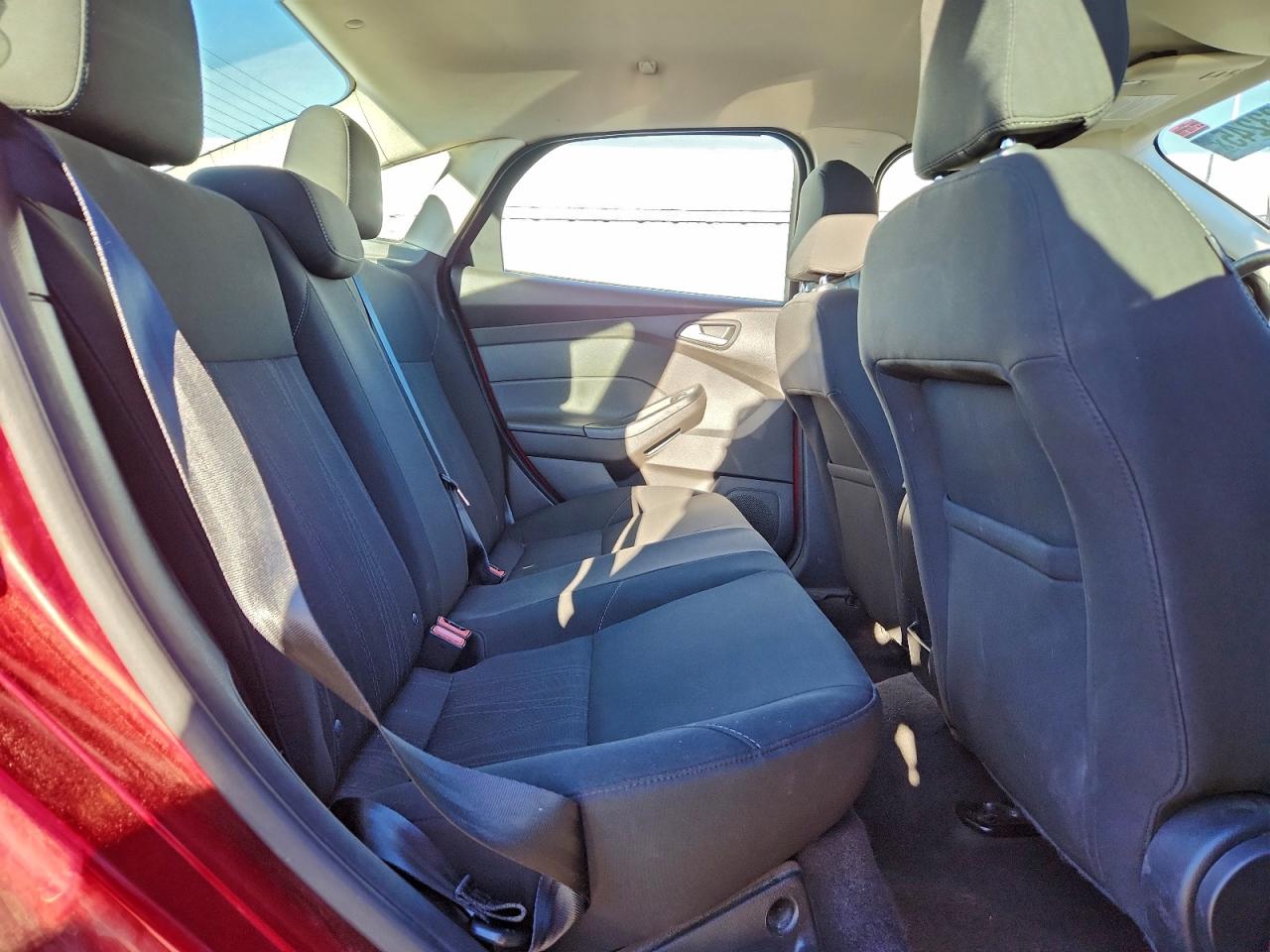 Ford Focus Se Image 11