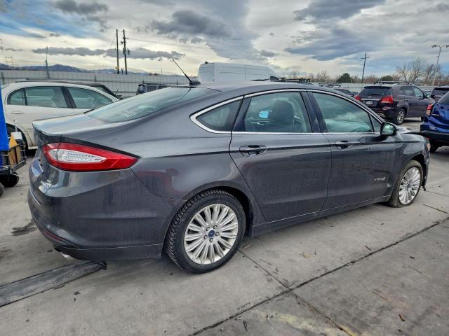 Ford Fusion Se Hybrid Image 2
