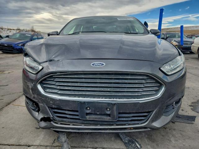 Ford Fusion Se Hybrid Image 3