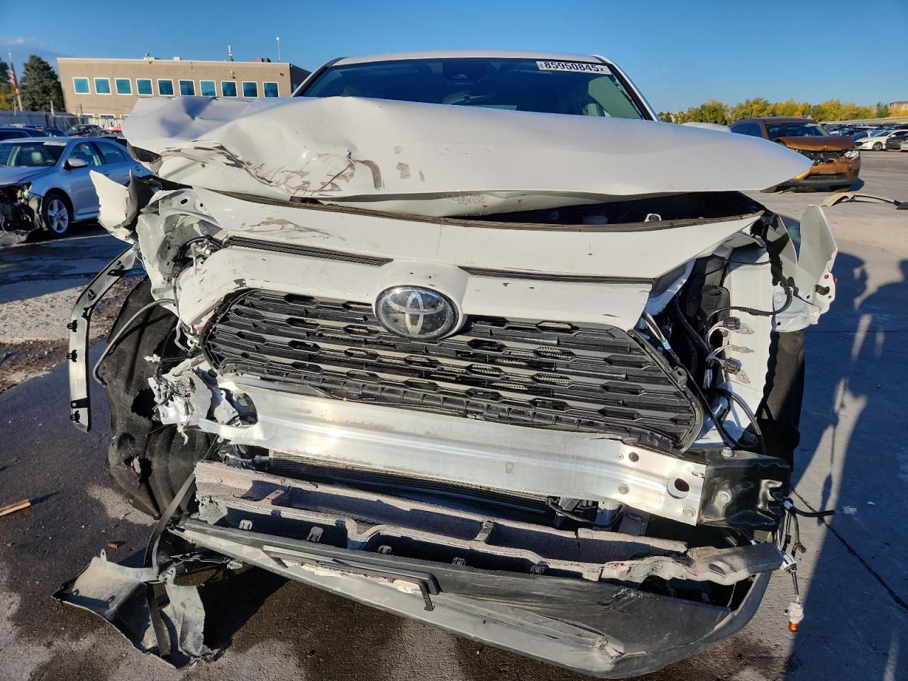 Toyota RAV4 Le Image 14