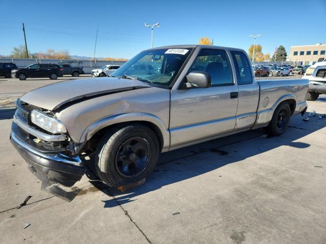  Salvage Chevrolet S-10