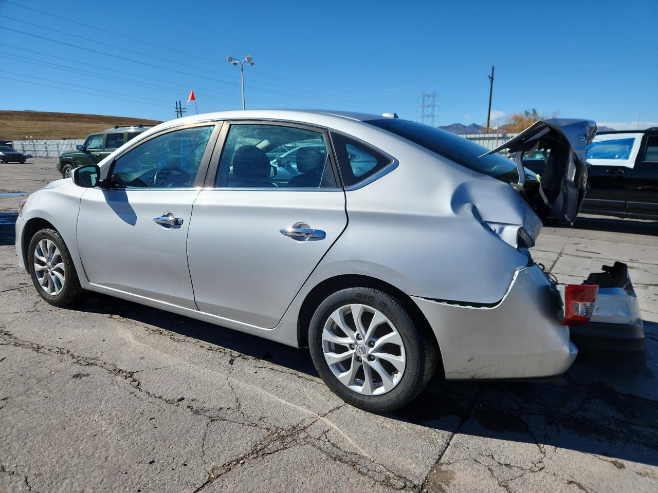 Nissan Sentra S Image 2