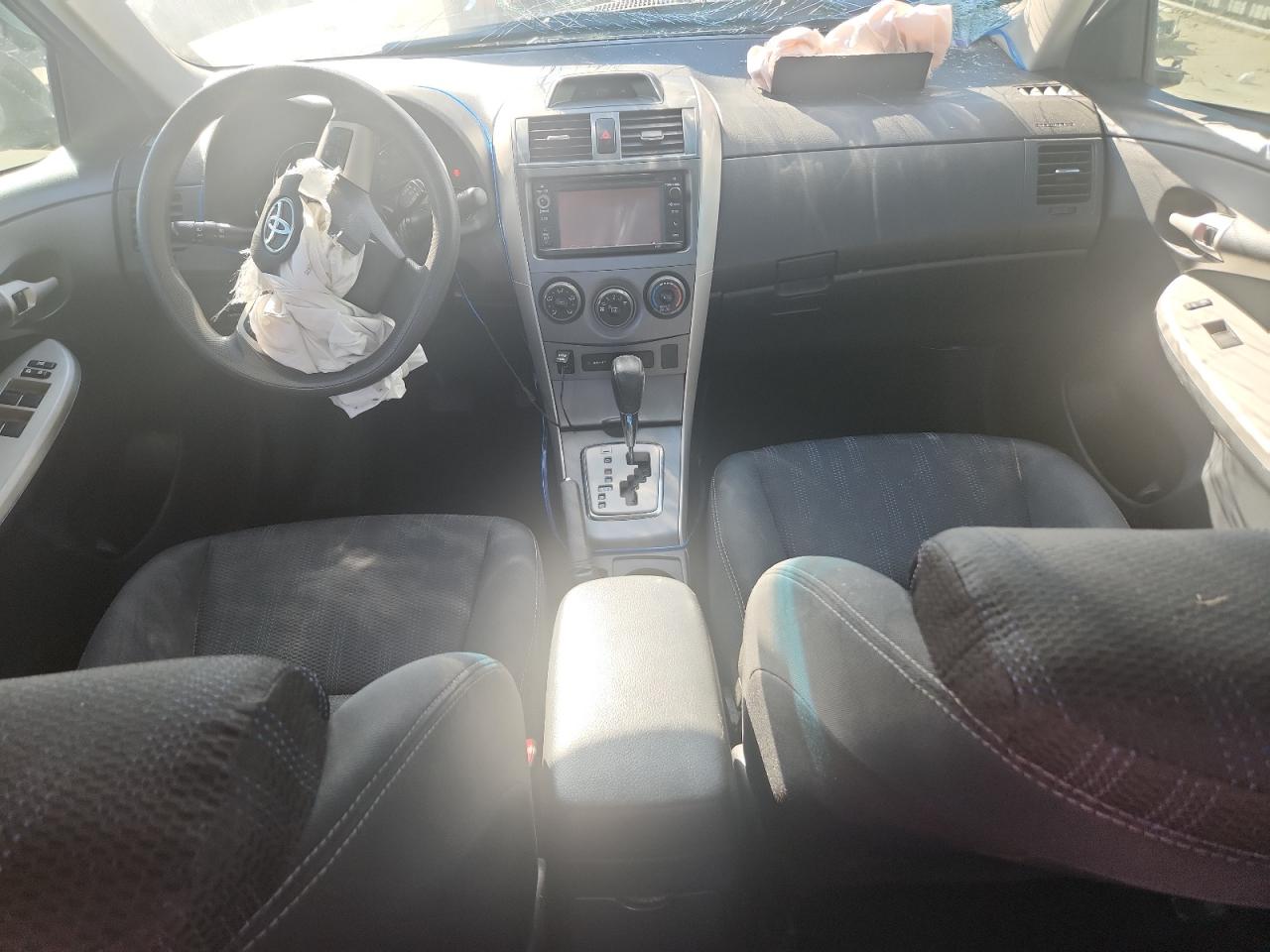 Toyota Corolla Base Image 7