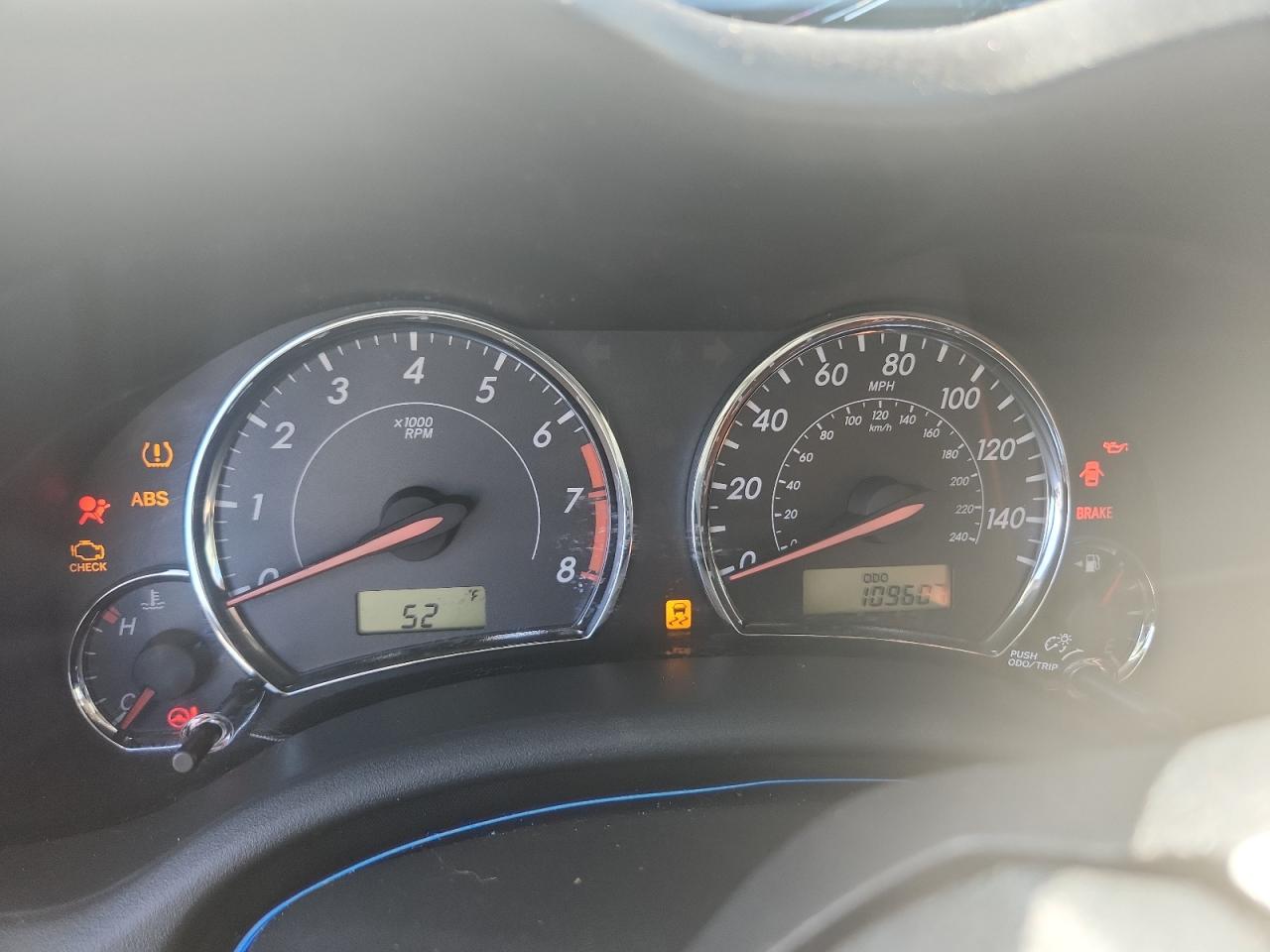 Toyota Corolla Base Image 6