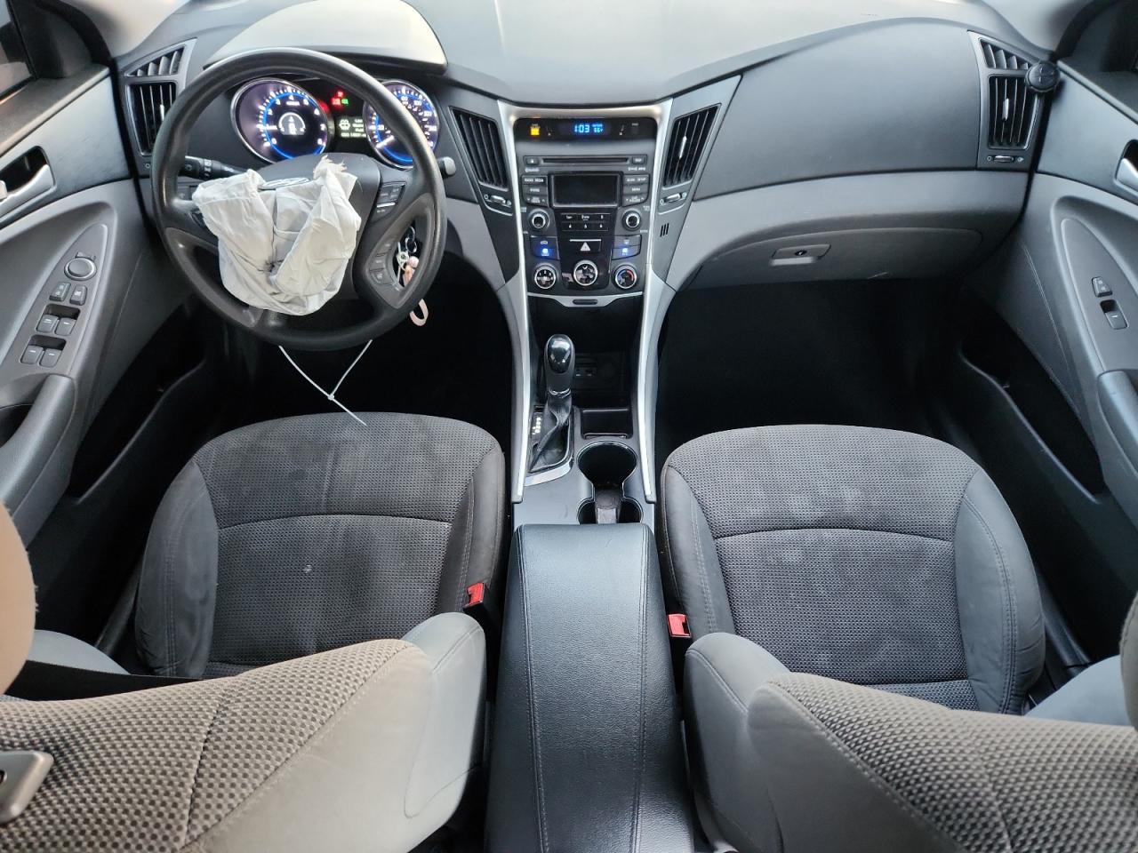 Hyundai SONATA Gls Image 10