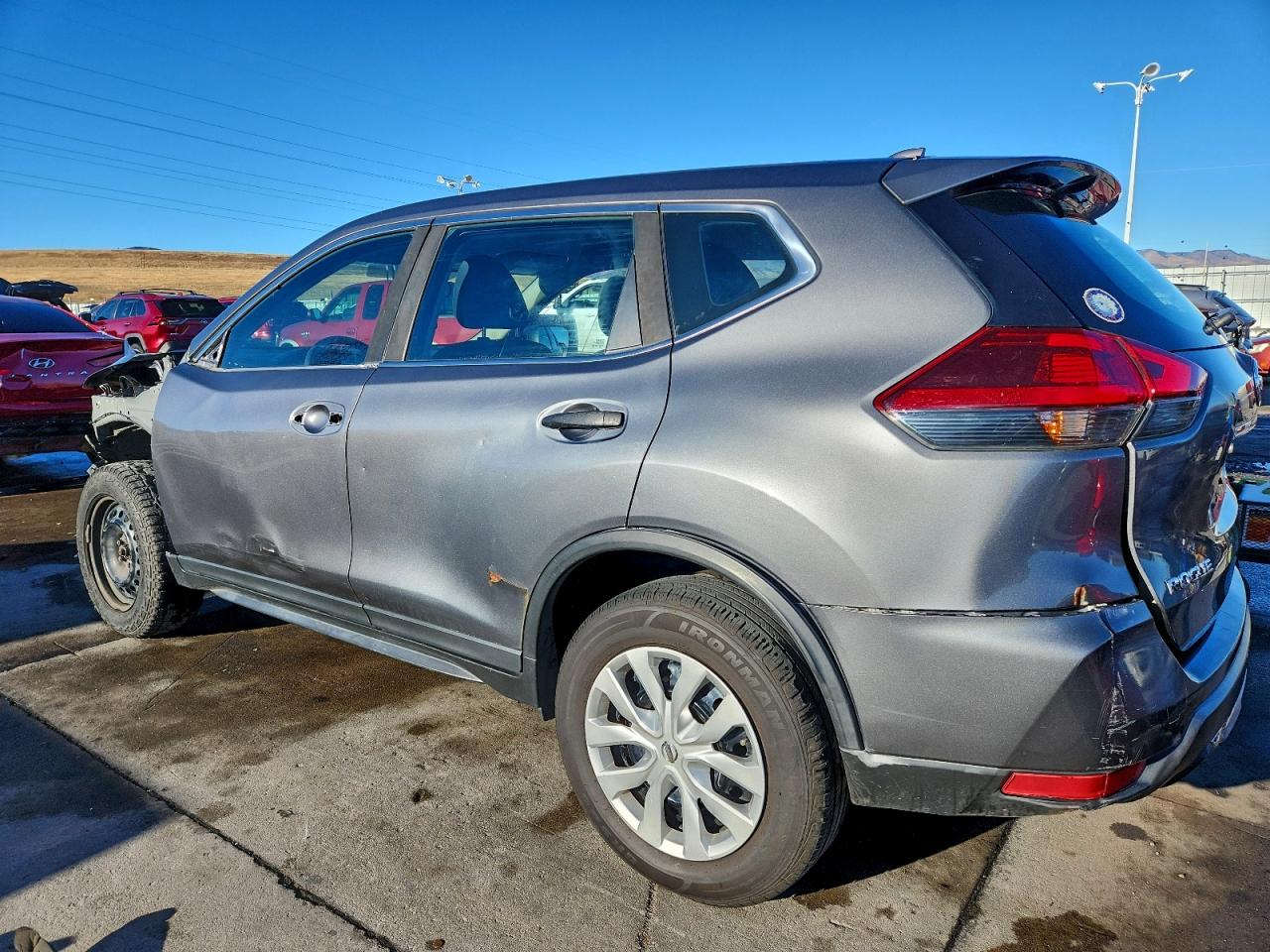 Nissan Rogue S Image 2