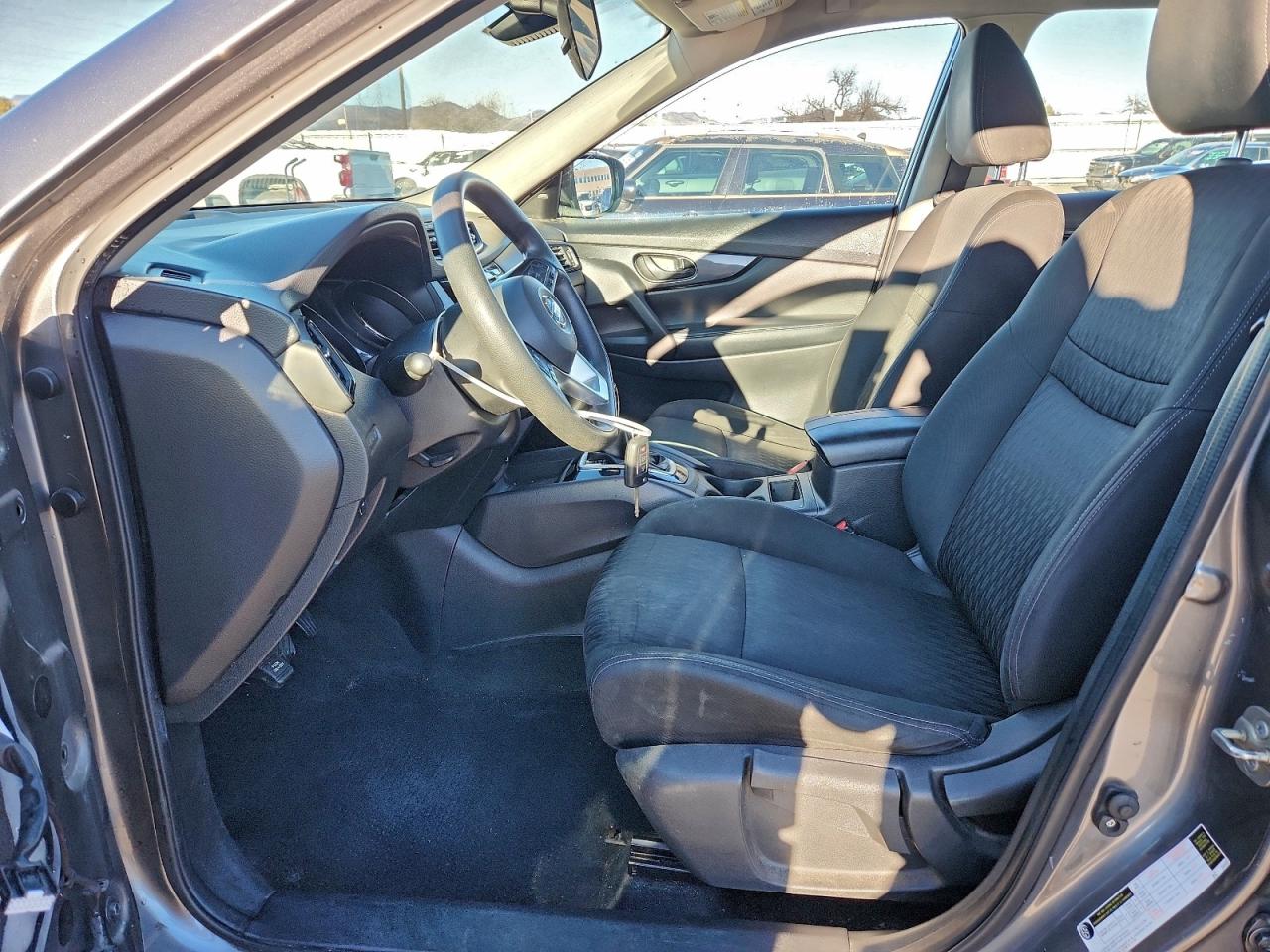 Nissan Rogue S Image 5