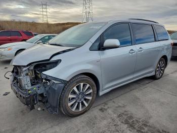  Salvage Toyota Sienna