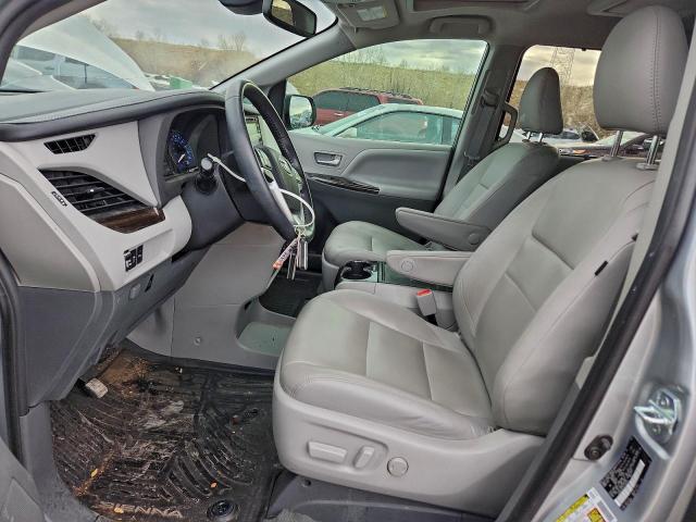 Toyota Sienna Xle Image 14