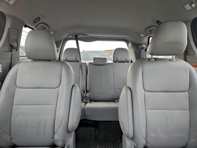 Toyota Sienna Xle Image 9