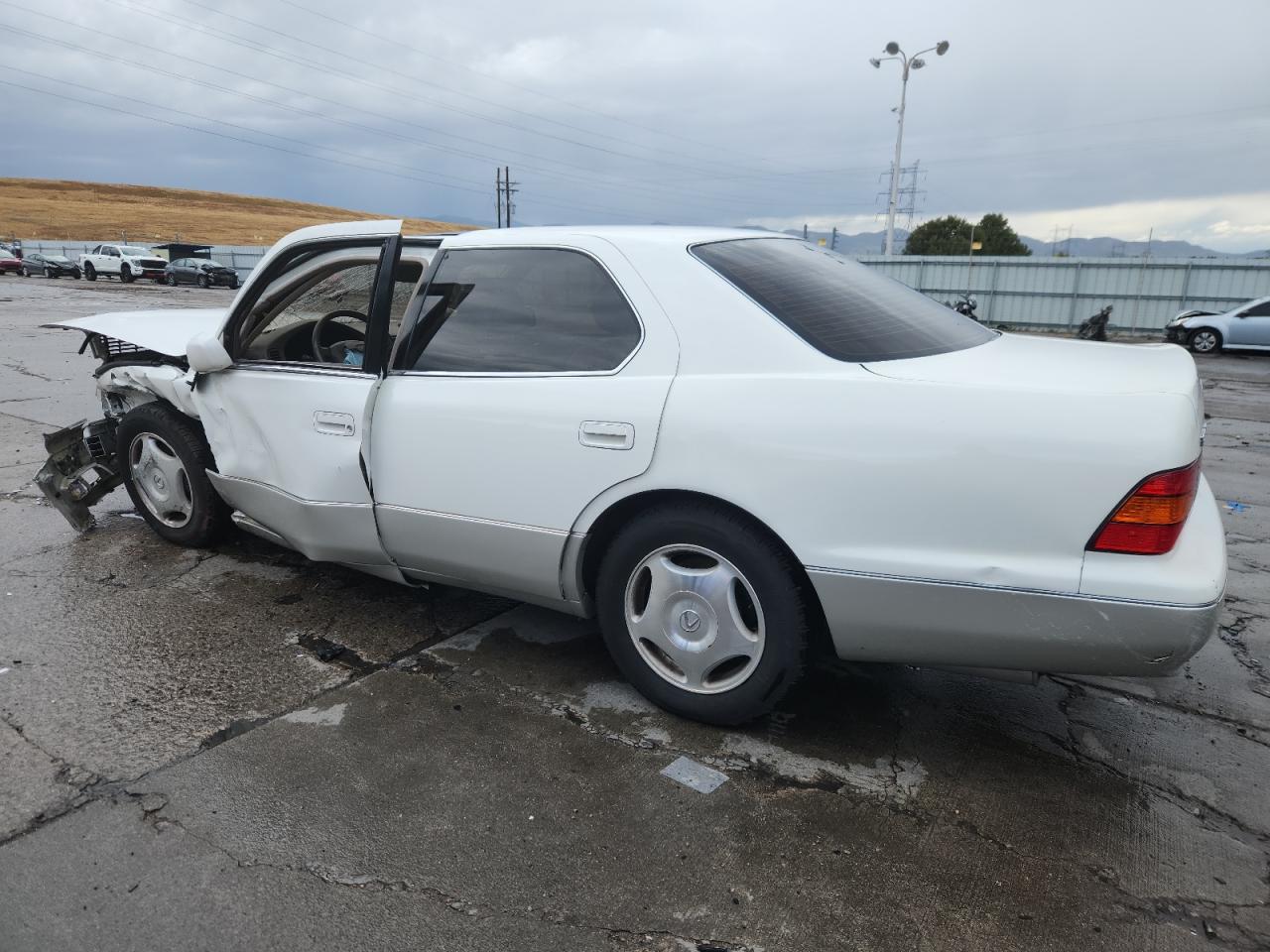 Lexus LS 400 Image 4