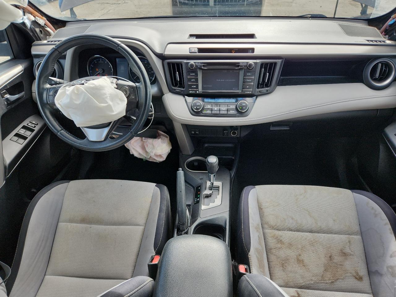 Toyota RAV4 Xle Image 12