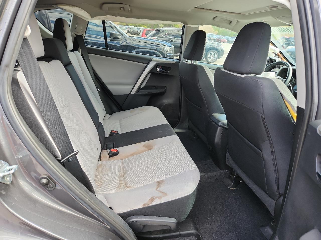 Toyota RAV4 Xle Image 5