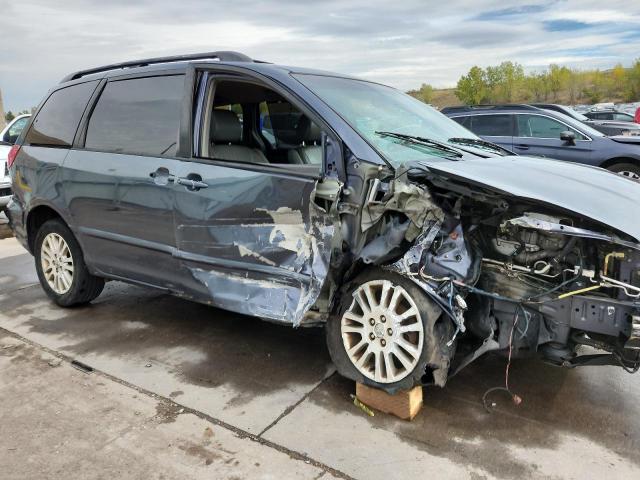 Toyota Sienna Xle Image 3