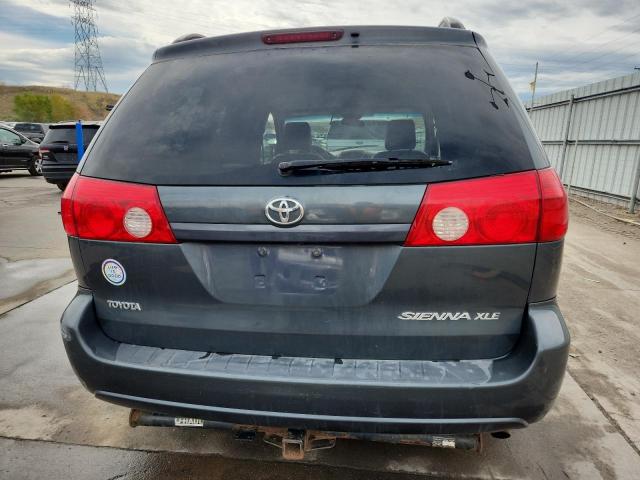 Toyota Sienna Xle Image 6