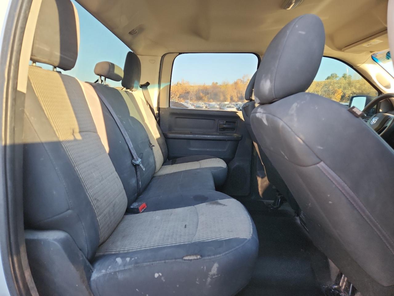 Dodge Ram 2500 St Image 6