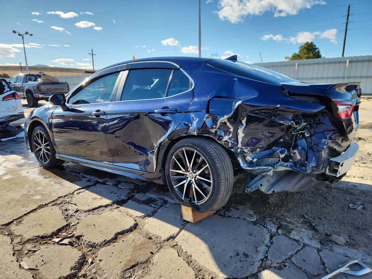 Toyota Camry Se Image 4