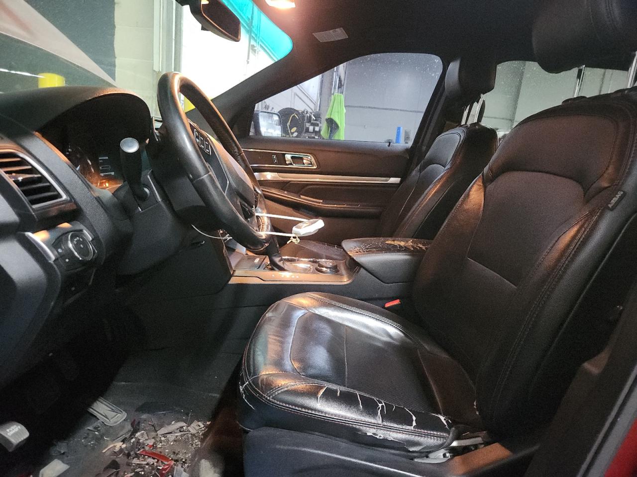 Ford Explorer Sport Image 7