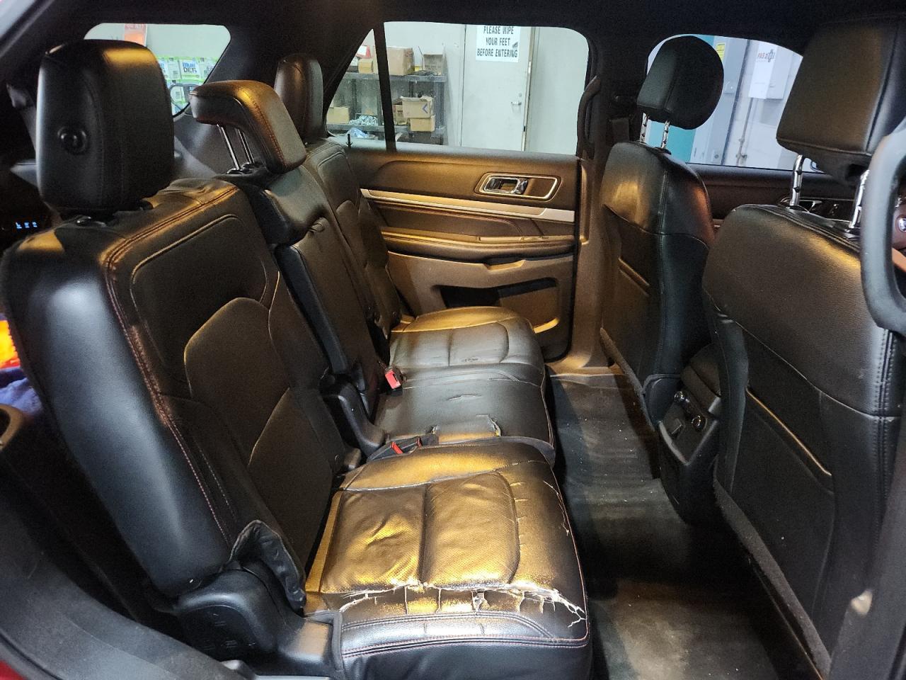 Ford Explorer Sport Image 9