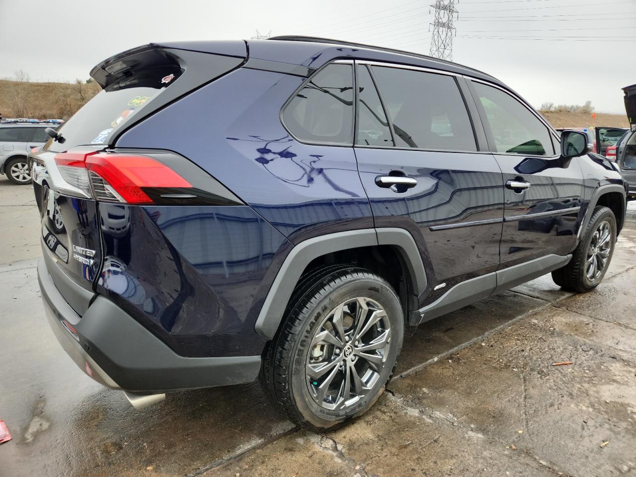 Toyota RAV4 Limited Image 7