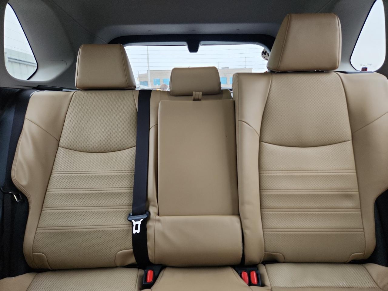 Toyota RAV4 Limited Image 12