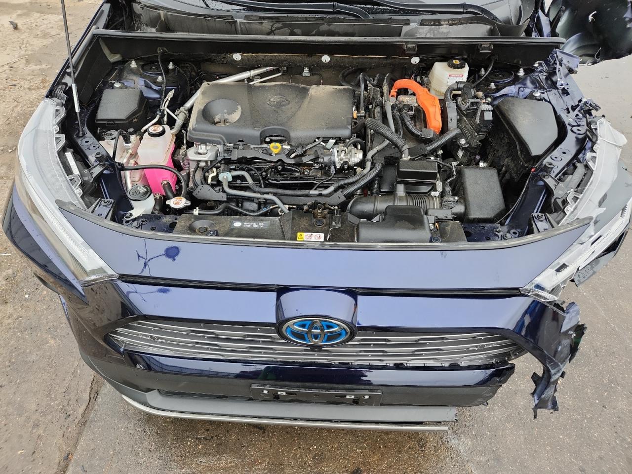 Toyota RAV4 Limited Image 8