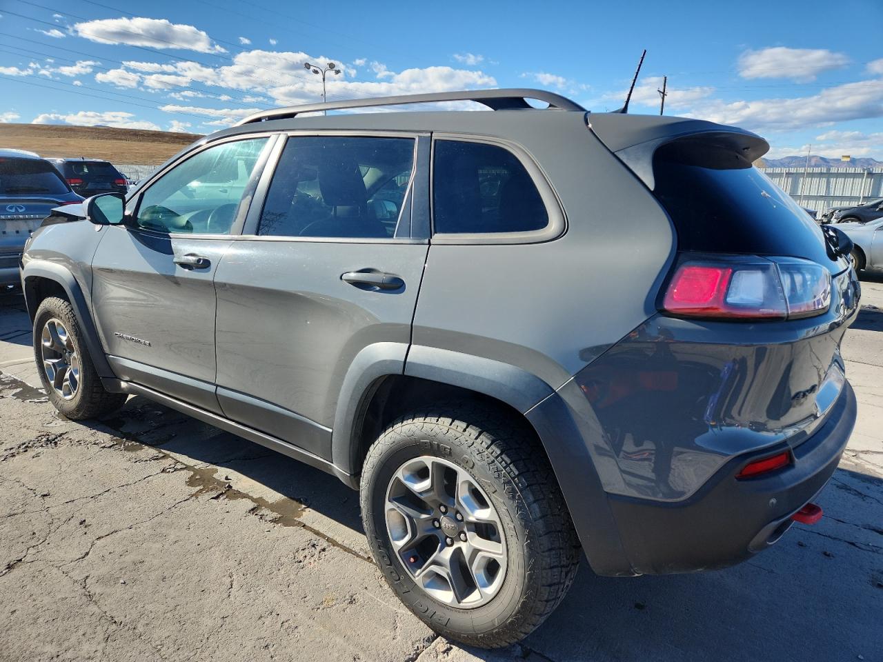 Jeep Cherokee Trailhawk Image 10