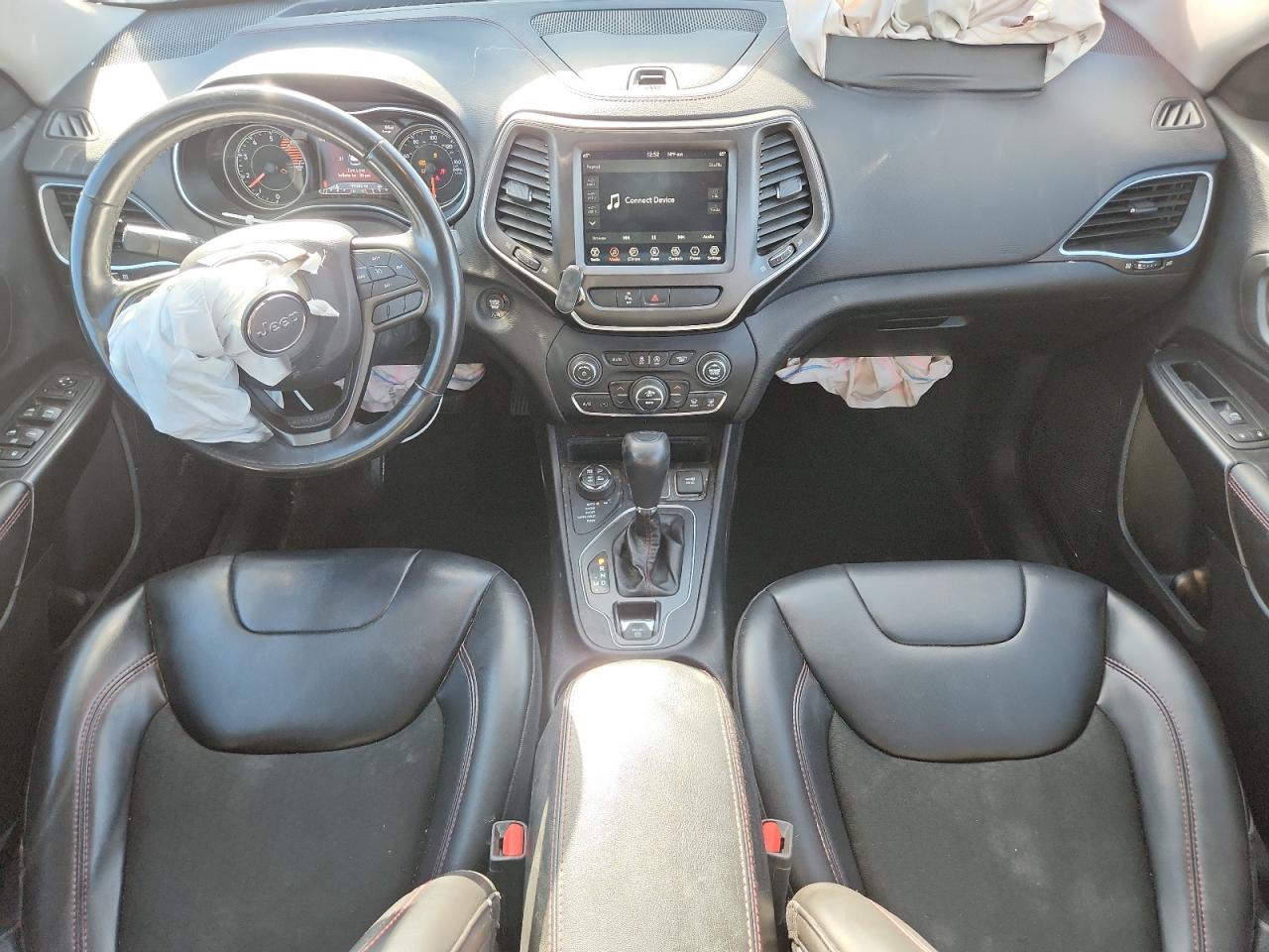 Jeep Cherokee Trailhawk Image 6