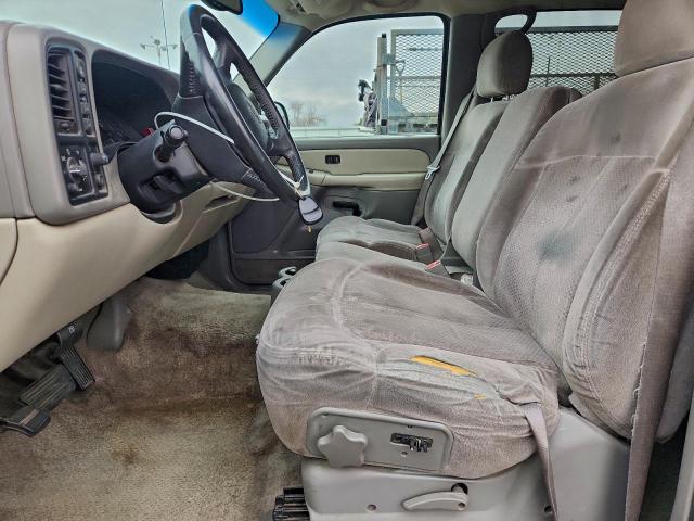 Chevrolet Suburban K1500 Image 2