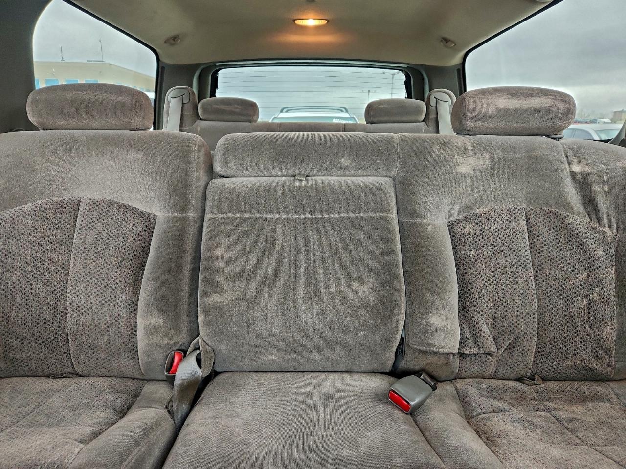 Chevrolet Suburban K1500 Image 4