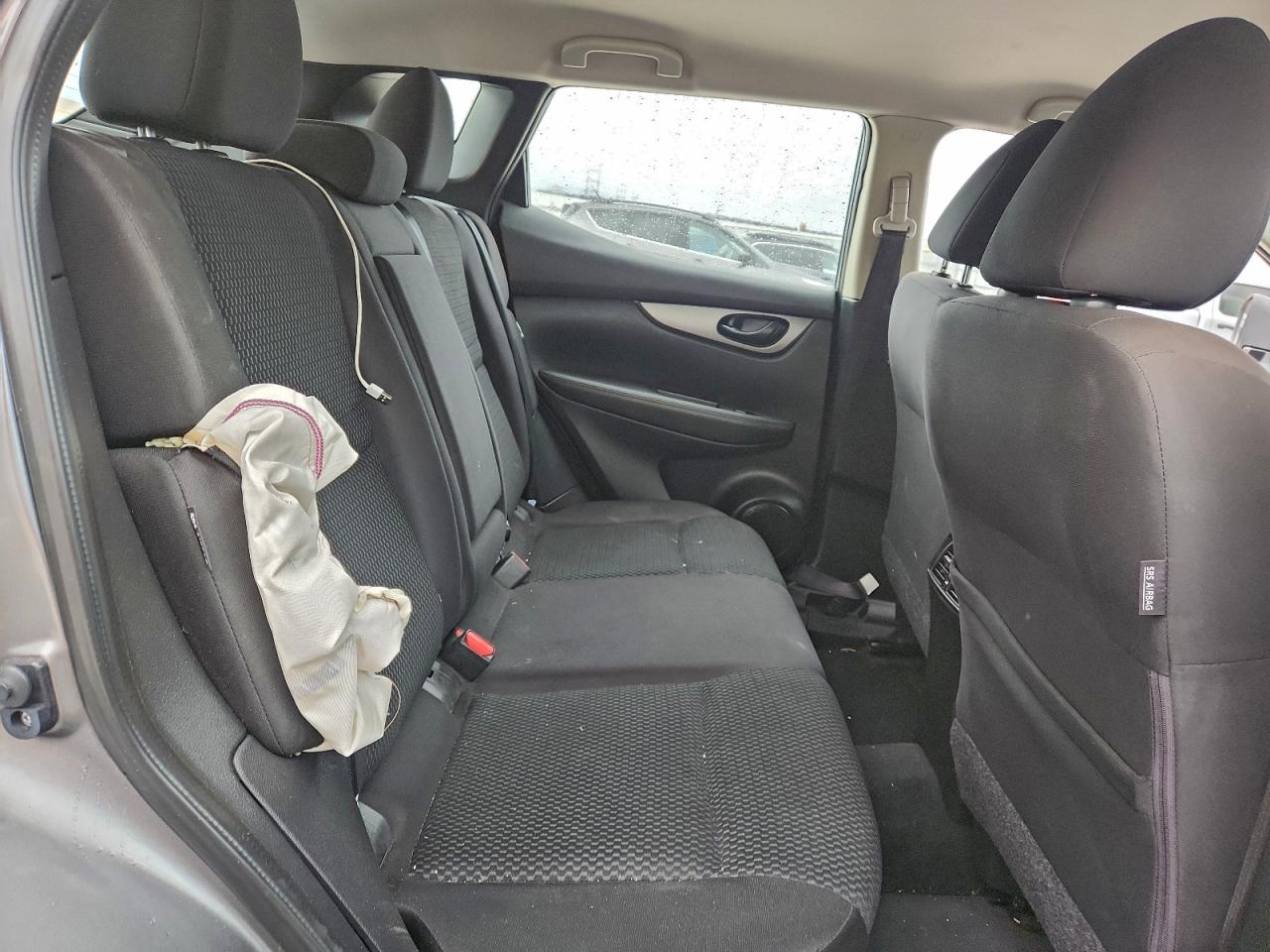 Nissan Rogue S Image 8