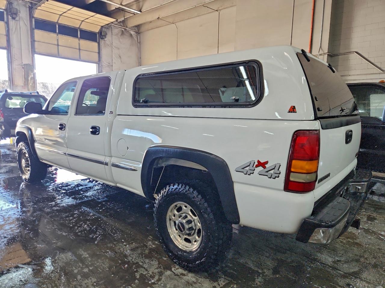 GMC Sierra K2500 Heavy Duty Image 12