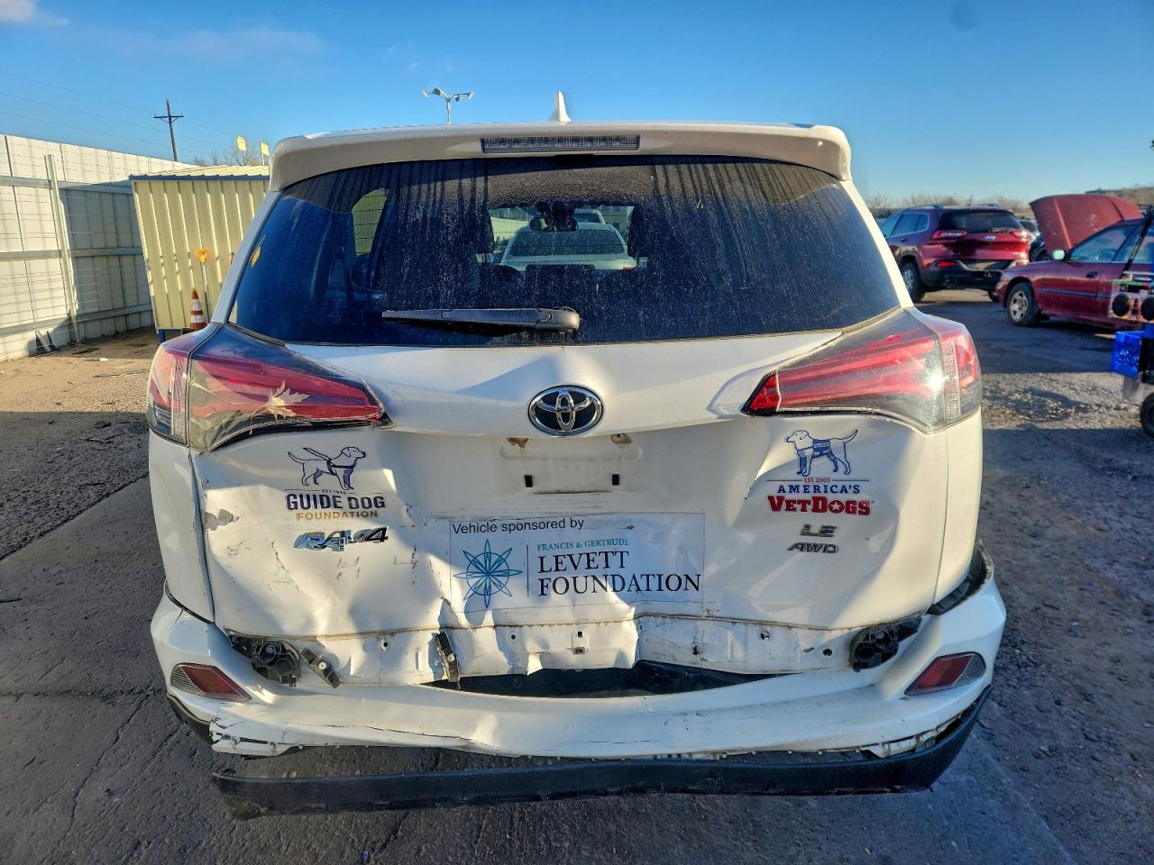 Toyota RAV4 Le Image 7