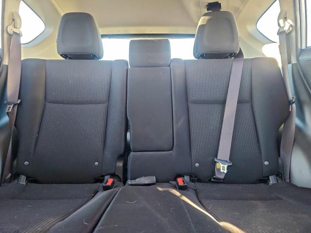 Toyota RAV4 Le Image 9