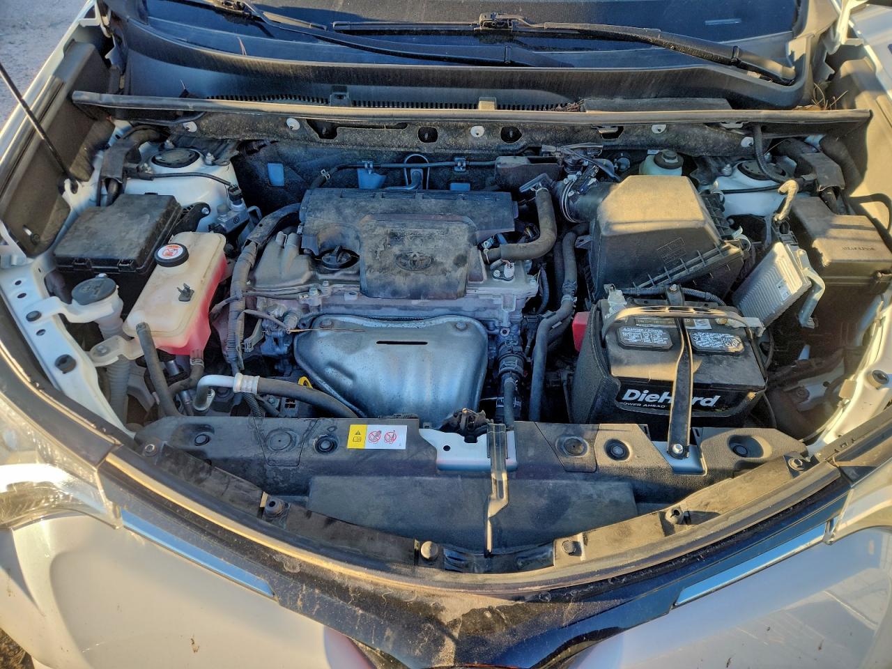 Toyota RAV4 Le Image 12