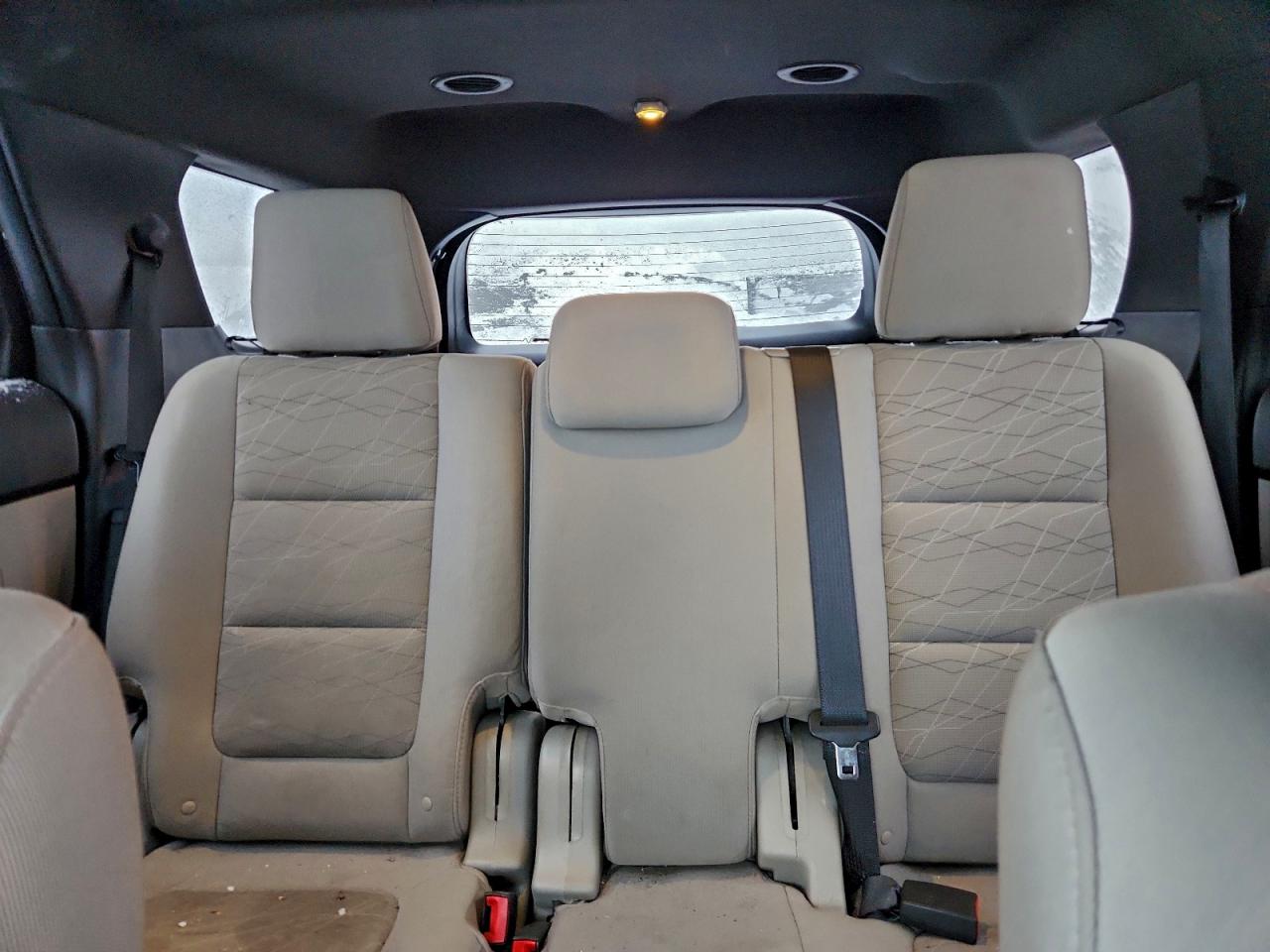 Ford Explorer Image 7