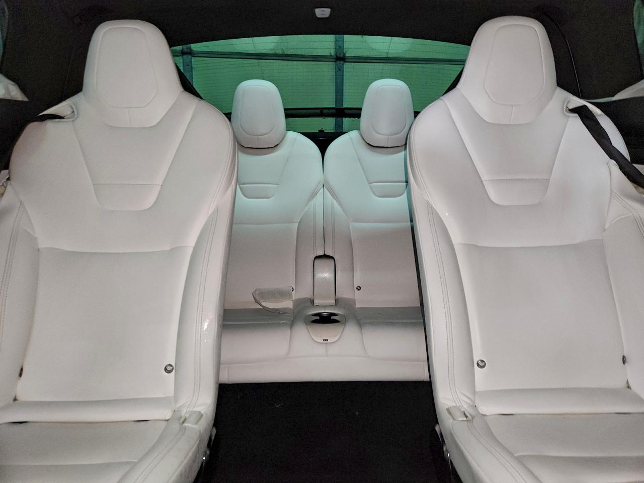 Tesla Model X Image 11