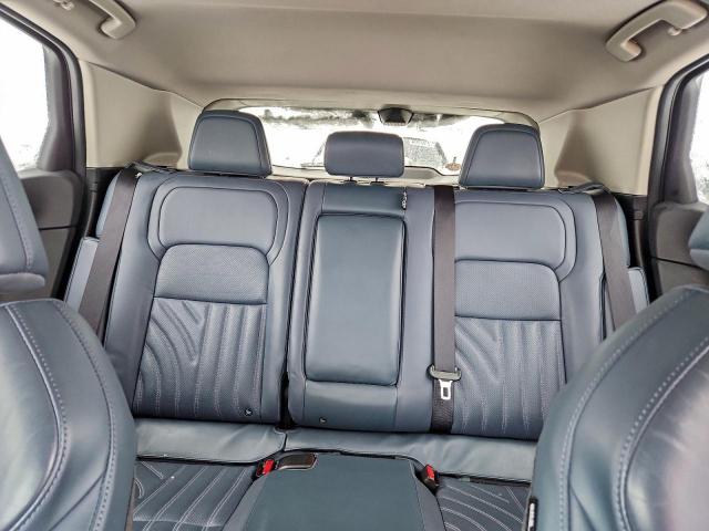 Nissan Ariya Platinum + Image 14