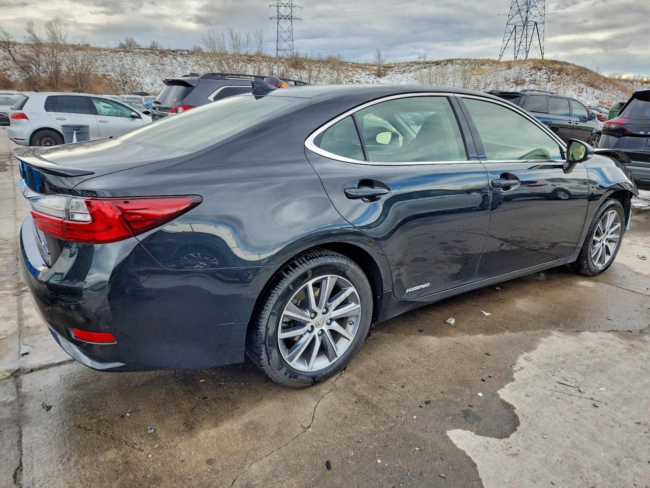 Lexus Es 300h Image 3