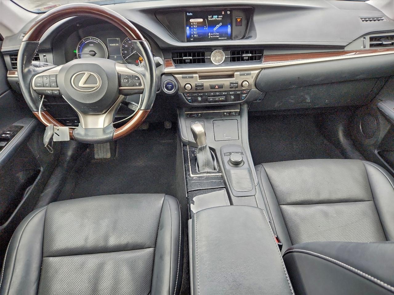 Lexus Es 300h Image 11