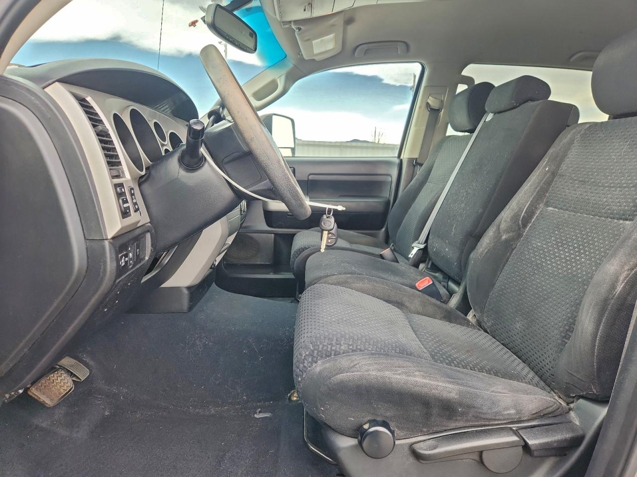 Toyota Tundra Crewmax Sr5 Image 2