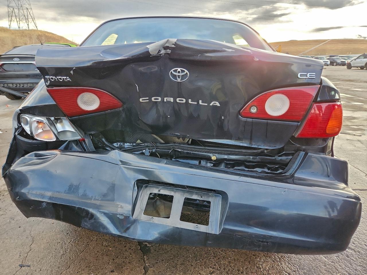 Toyota Corolla Ce Image 6