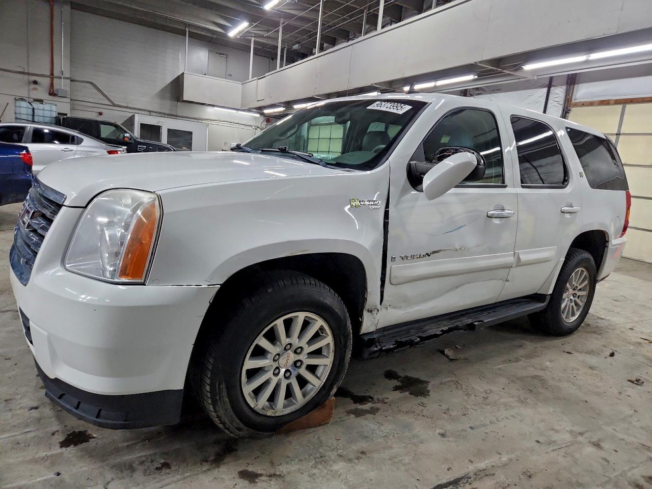 GMC Yukon Hybrid Image 1