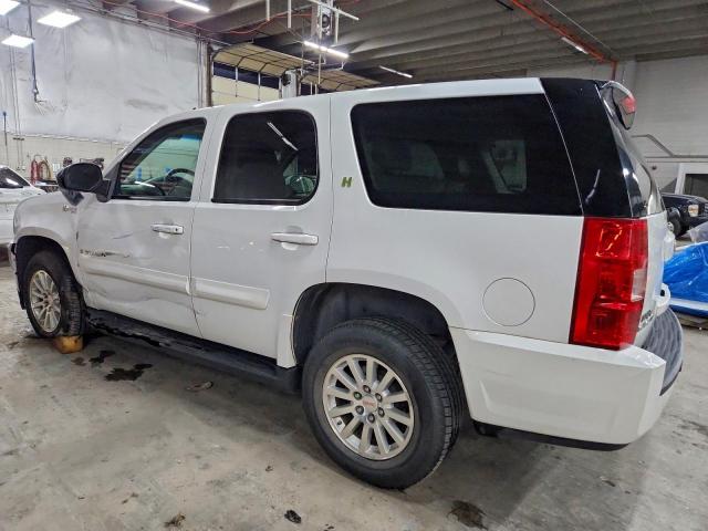 GMC Yukon Hybrid Image 3