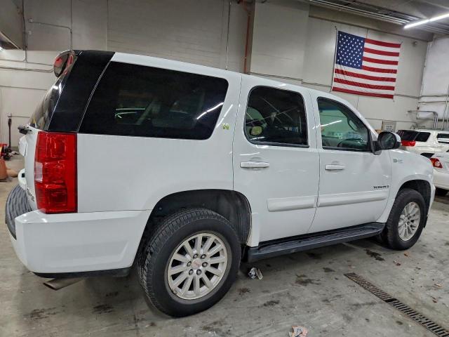 GMC Yukon Hybrid Image 5