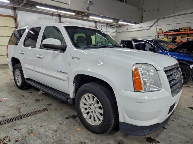 GMC Yukon Hybrid Image 6